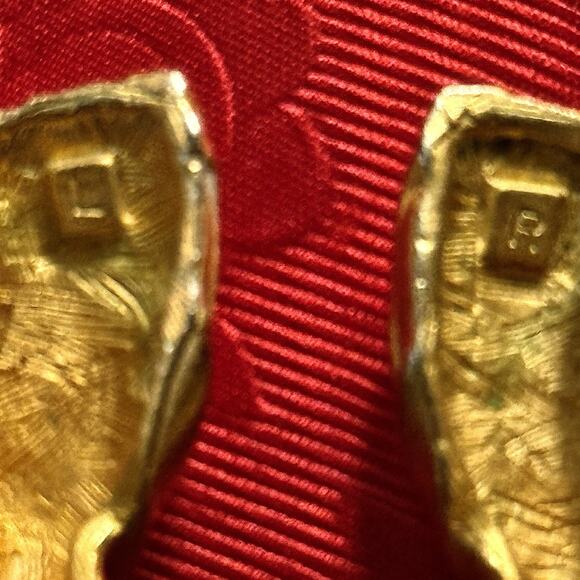 VTG 80s 90s Anne Klein AK Clip On Earrings Matte Gold Tone Statement Runway - Picture 4 of 6